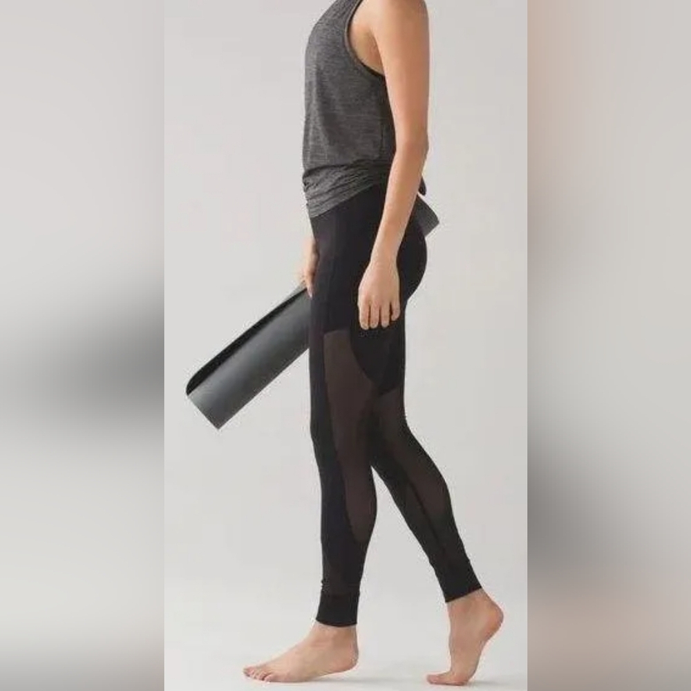 Lululemon Athletica Women's Ruched Leggings Size 4 Black Stretch Waist Pockets